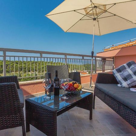 Amazing Apartment In Makarska With Wifi Exteriör bild