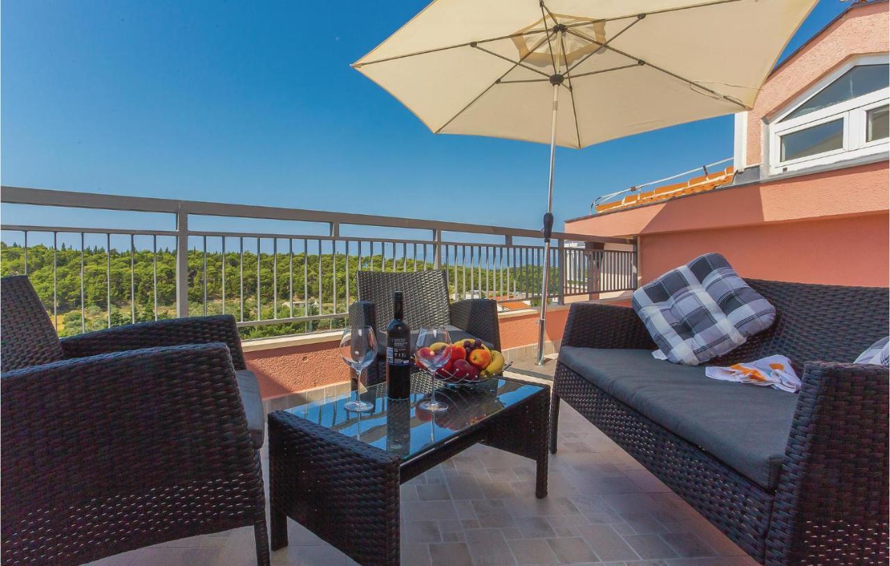 Amazing Apartment In Makarska With Wifi Exteriör bild