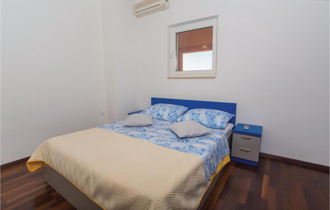 Amazing Apartment In Makarska With Wifi Exteriör bild