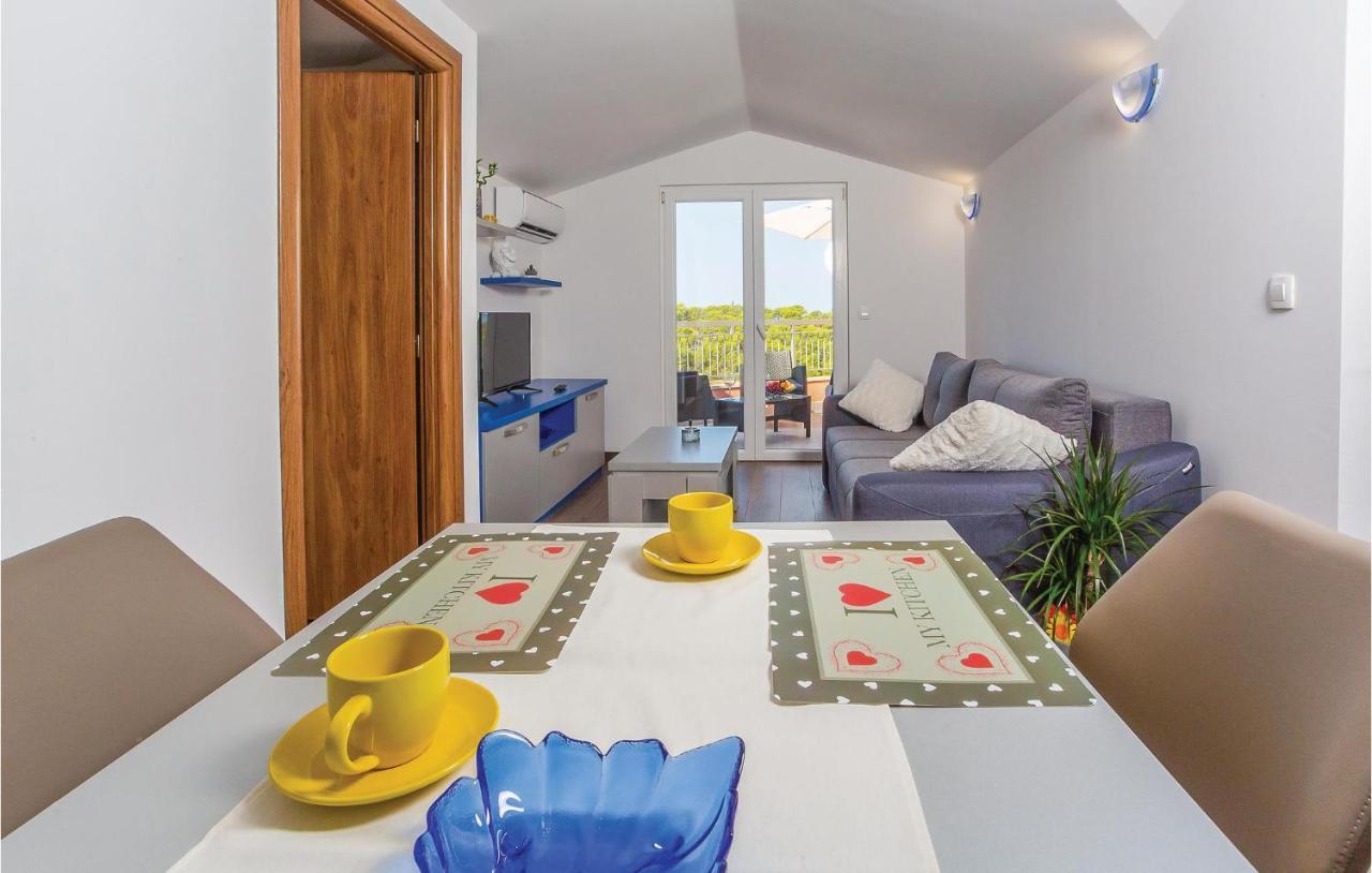 Amazing Apartment In Makarska With Wifi Exteriör bild